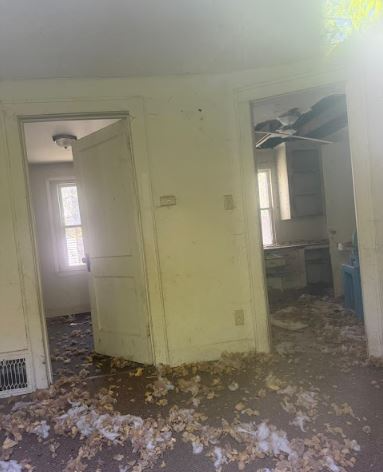 2615 W Hayes St - Photo 4 of 6