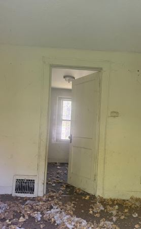 2615 W Hayes St - Photo 5 of 6