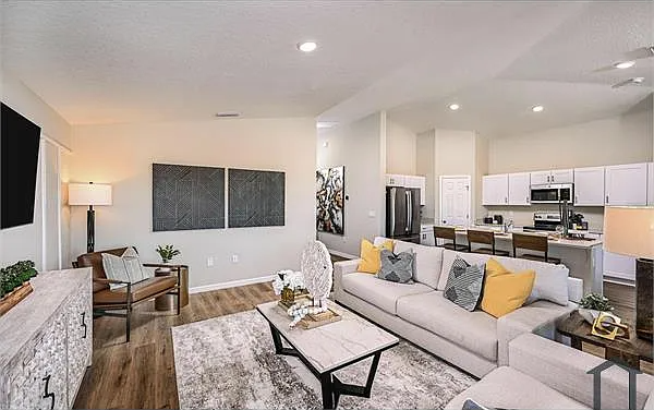 12980 Wellspring Dr - Photo 5 of 10