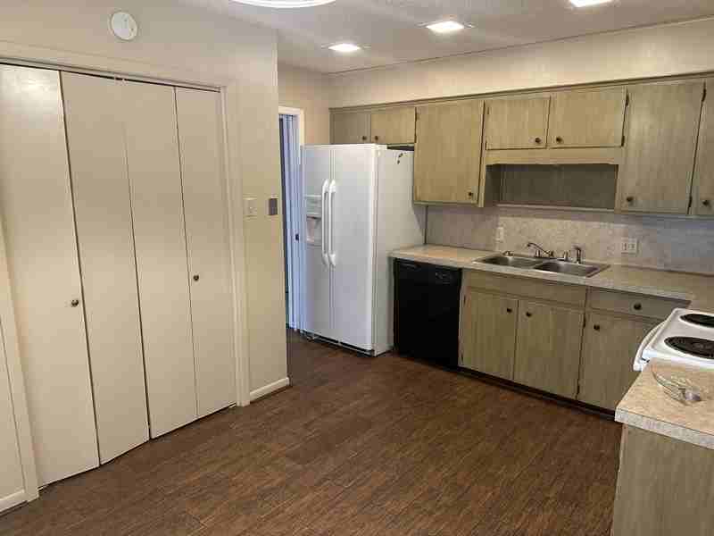 1429 W Fairmont St - Photo 3 of 21
