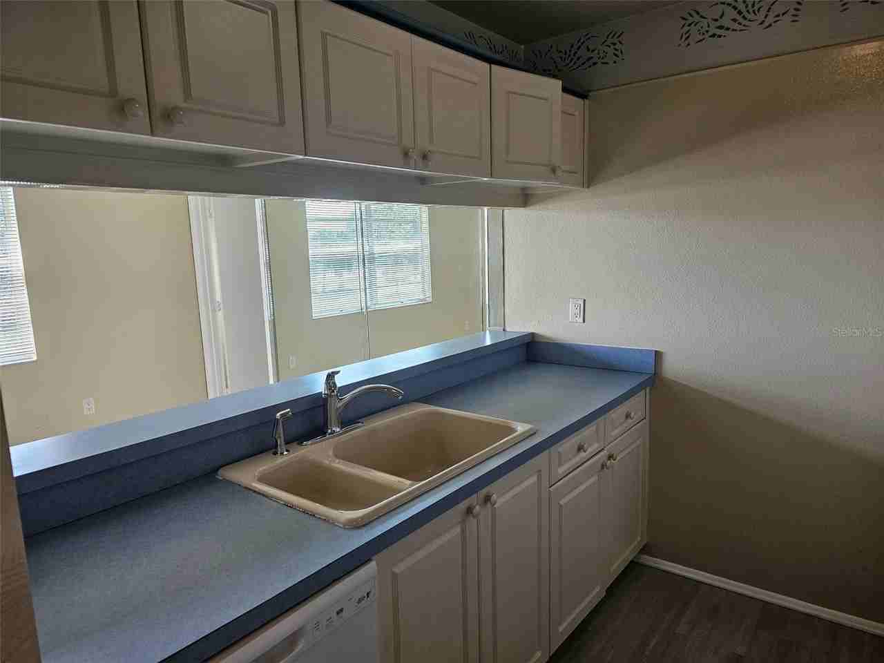 3851 59th Ave W #3851 - Photo 5 of 26