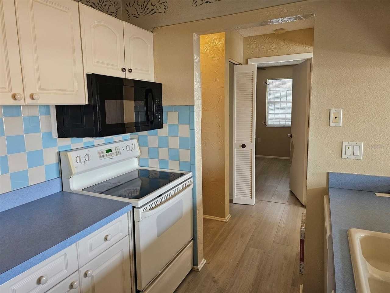 3851 59th Ave W #3851 - Photo 7 of 26