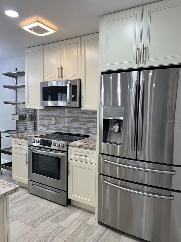 1742 S 8th St - Photo 3 of 23