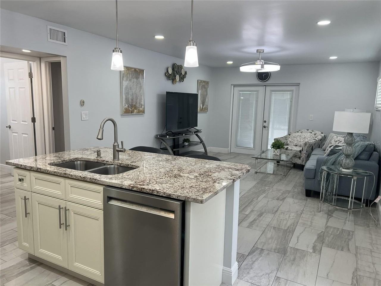 1742 S 8th St - Photo 4 of 23