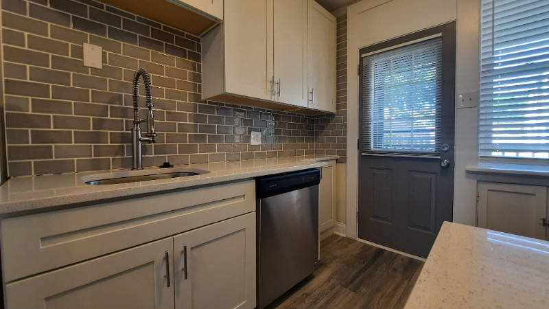 1003 Art Hill Pl #2N - Photo 3 of 10