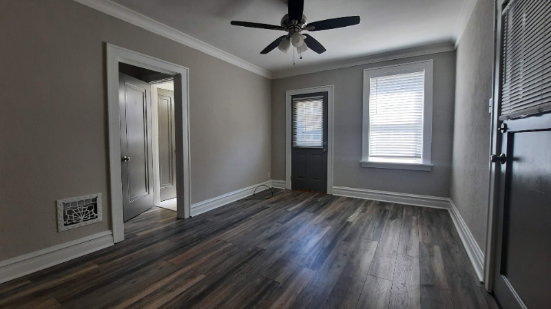 1003 Art Hill Pl #2N - Photo 4 of 10