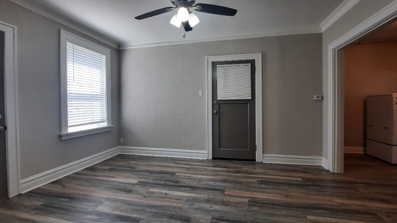 1003 Art Hill Pl #2N - Photo 5 of 10