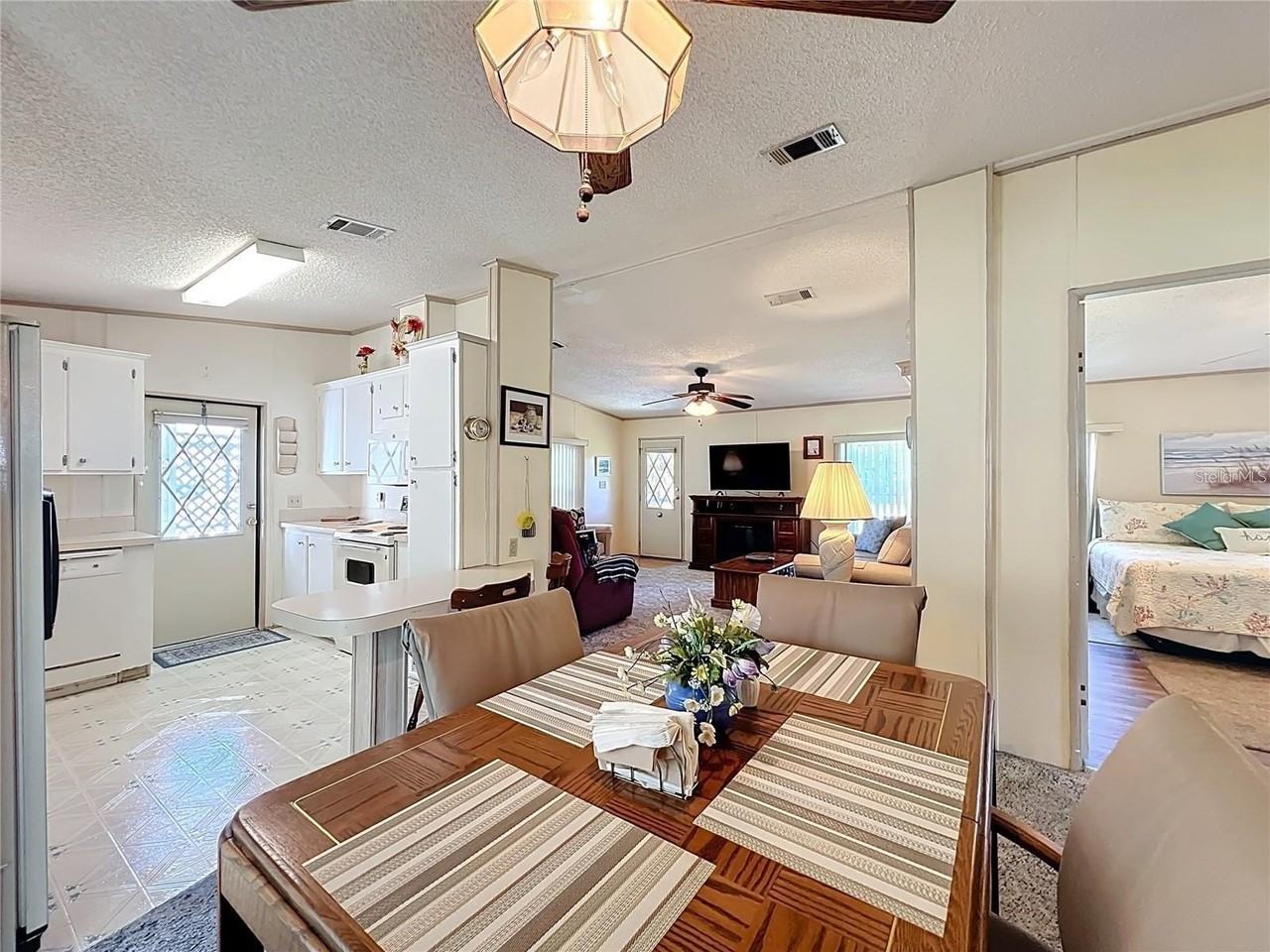 25125 Bellevue - Photo 5 of 28