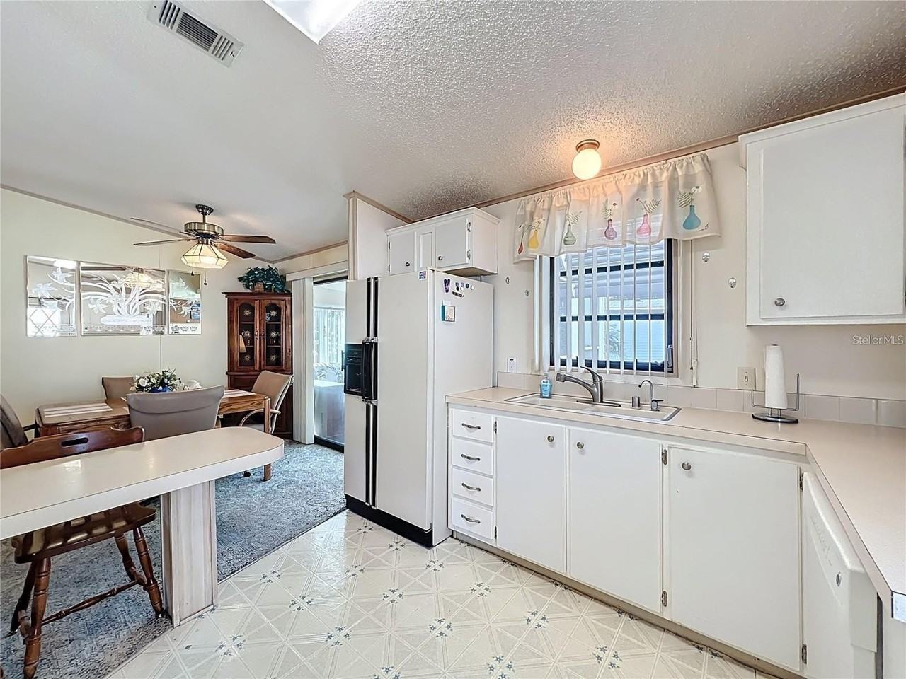 25125 Bellevue - Photo 7 of 28