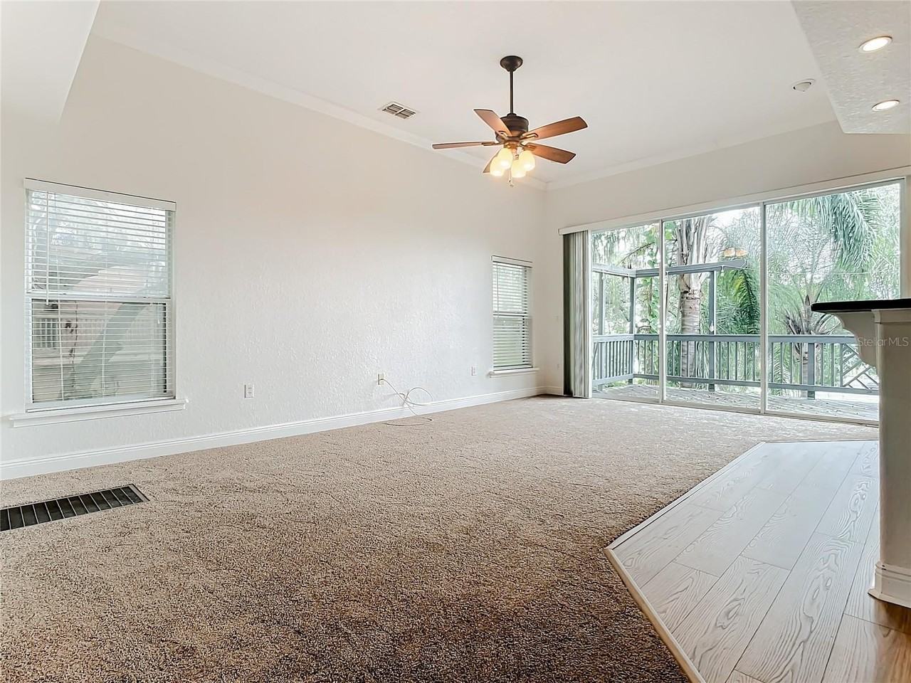 132 Orange Ave - Photo 4 of 50