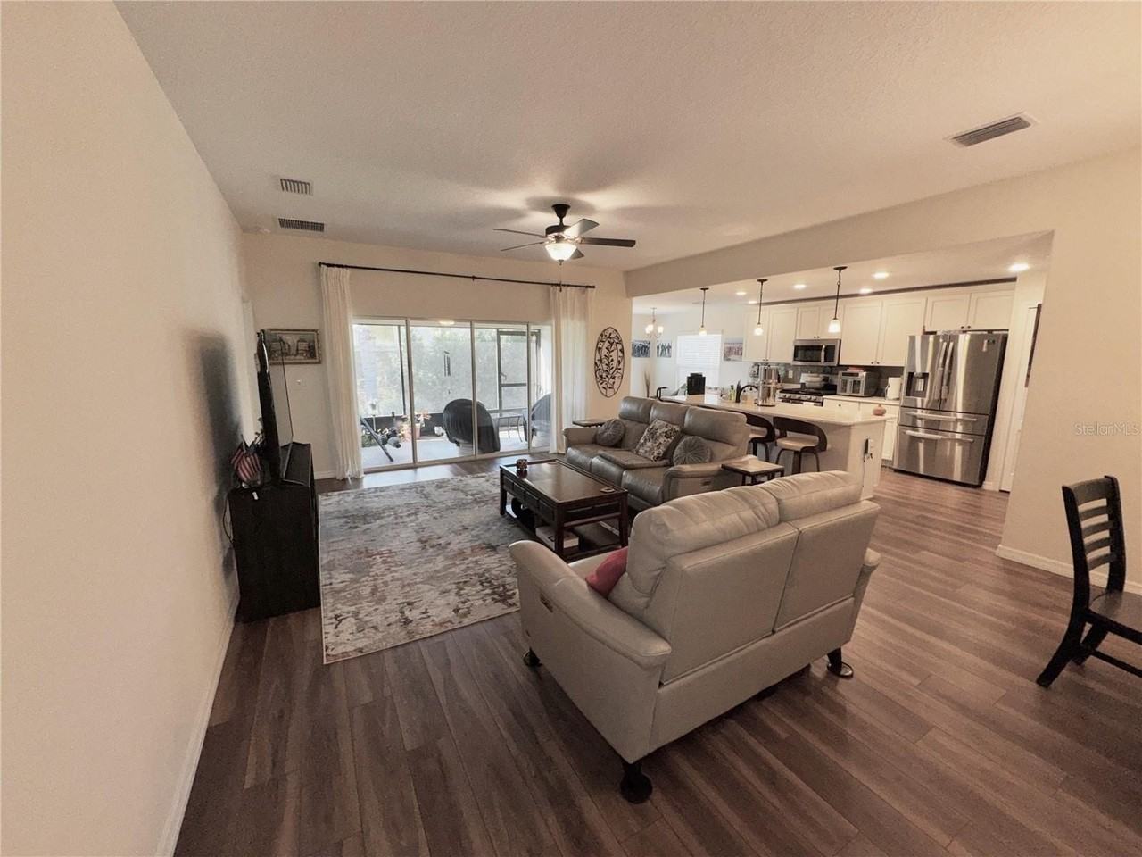 3690 Arlington Ridge Blvd - Photo 4 of 20