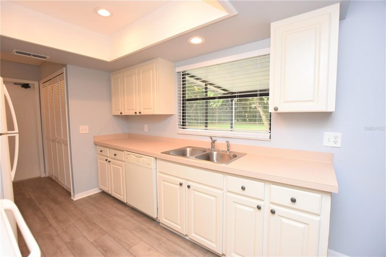 6305 Christina Groves Cir E - Photo 5 of 35