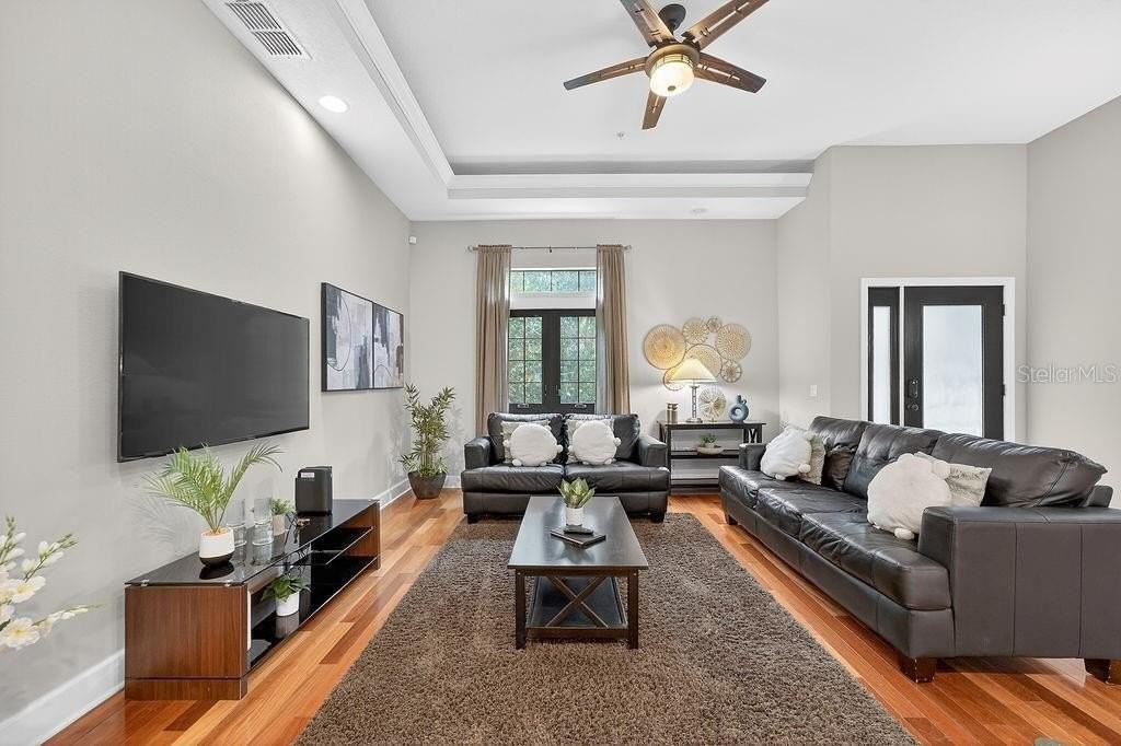 14525 Damai Ln - Photo 3 of 50