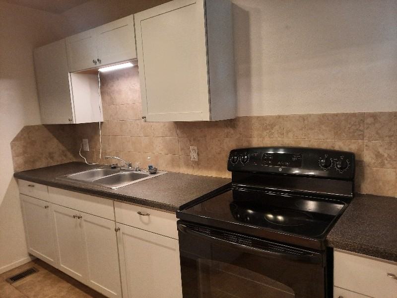 512 Phoenix Ave #7 - Photo 4 of 21