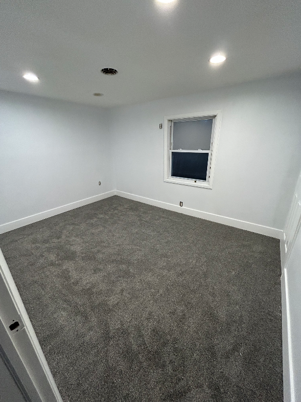 6696 Washington Ave - Photo 7 of 10