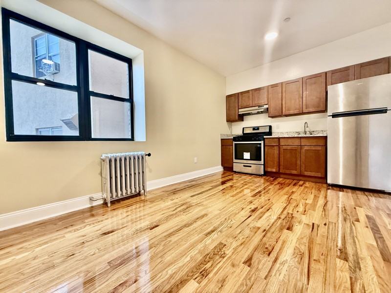 129 S Broadway - Photo 3 of 7