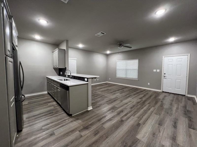 16104 Echo Glen Dr #16104 - Photo 3 of 18