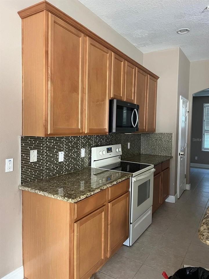 4523 Sunset Ln - Photo 2 of 21