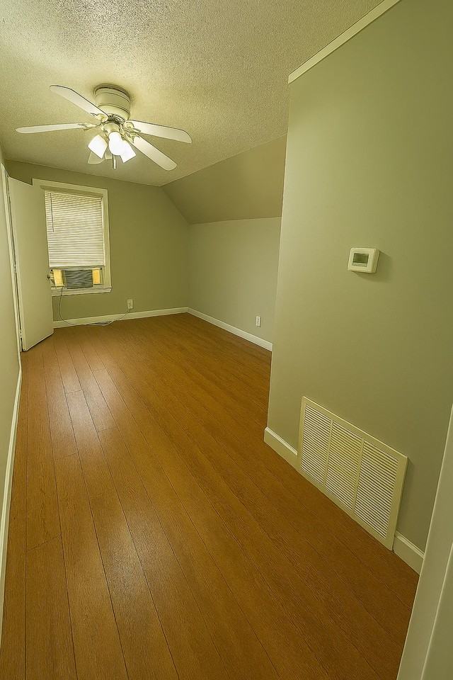 1024A N 8th St #1024B - Photo 3 of 9