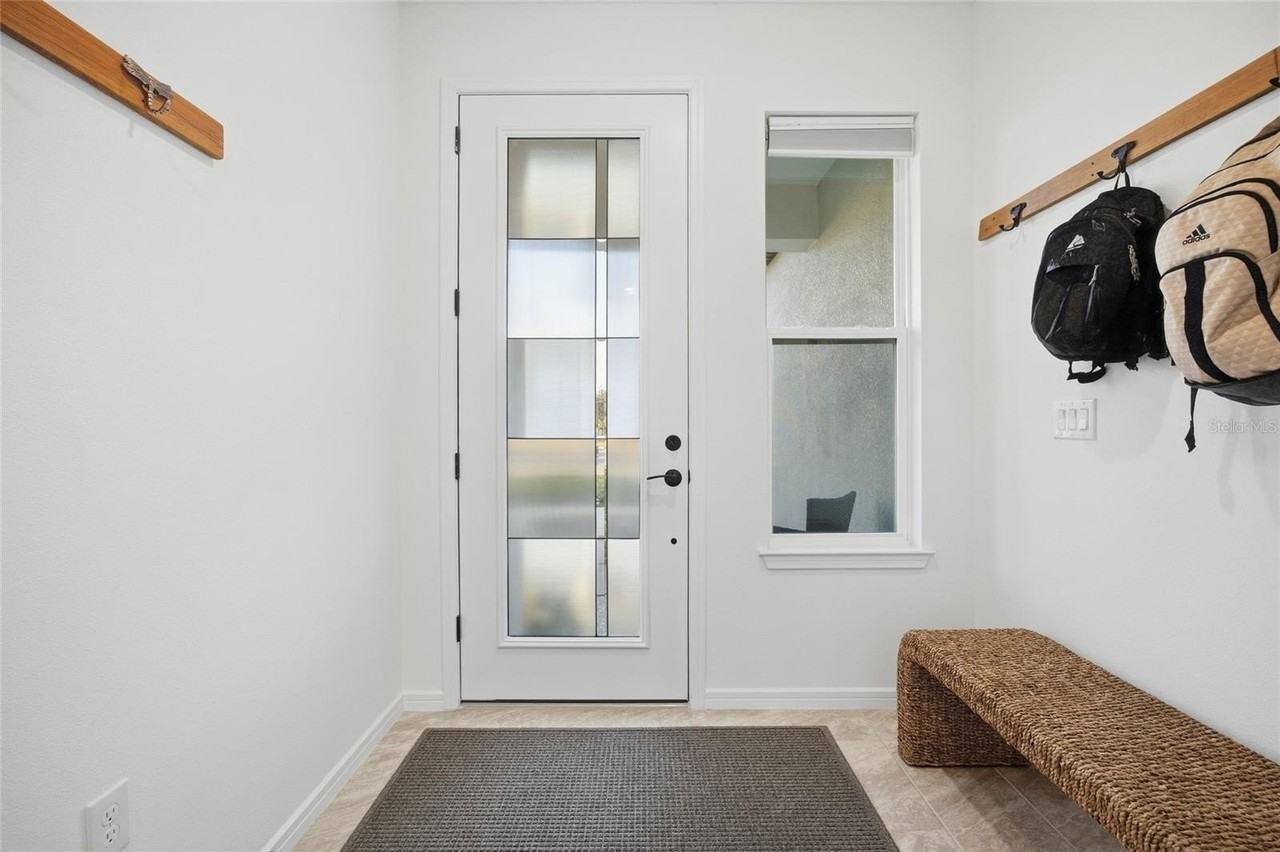 6176 Sw 93rd Ave - Photo 5 of 40