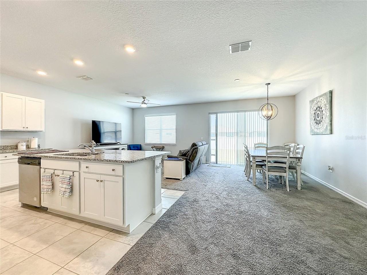 6378 Sw 77th Ave - Photo 7 of 24