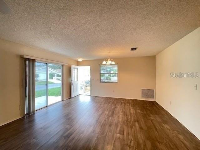 2744 Collington Dr - Photo 4 of 20