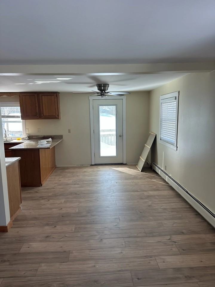 686 S Windsor St - Photo 4 of 16