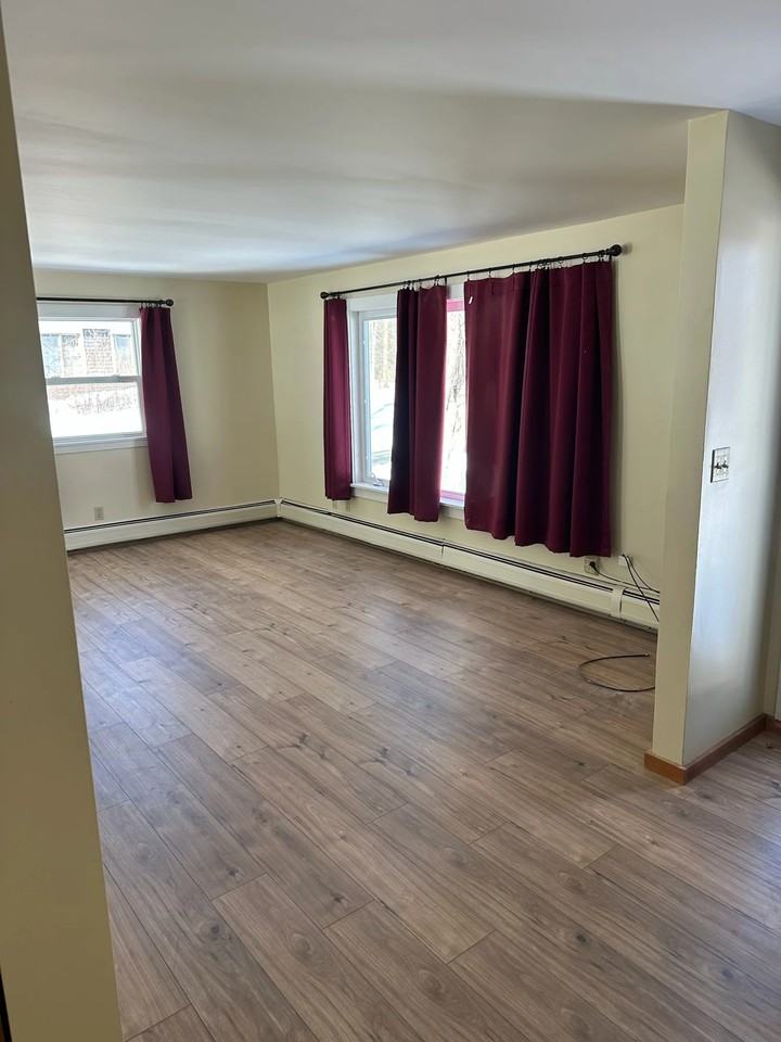 686 S Windsor St - Photo 7 of 16