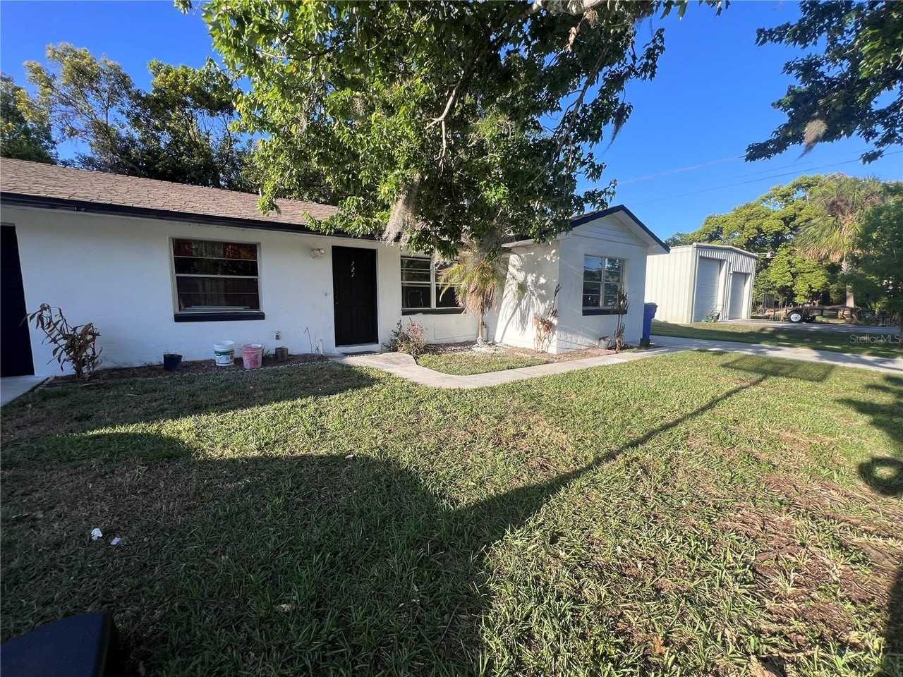 727 Wyoming Ave - Photo 2 of 10