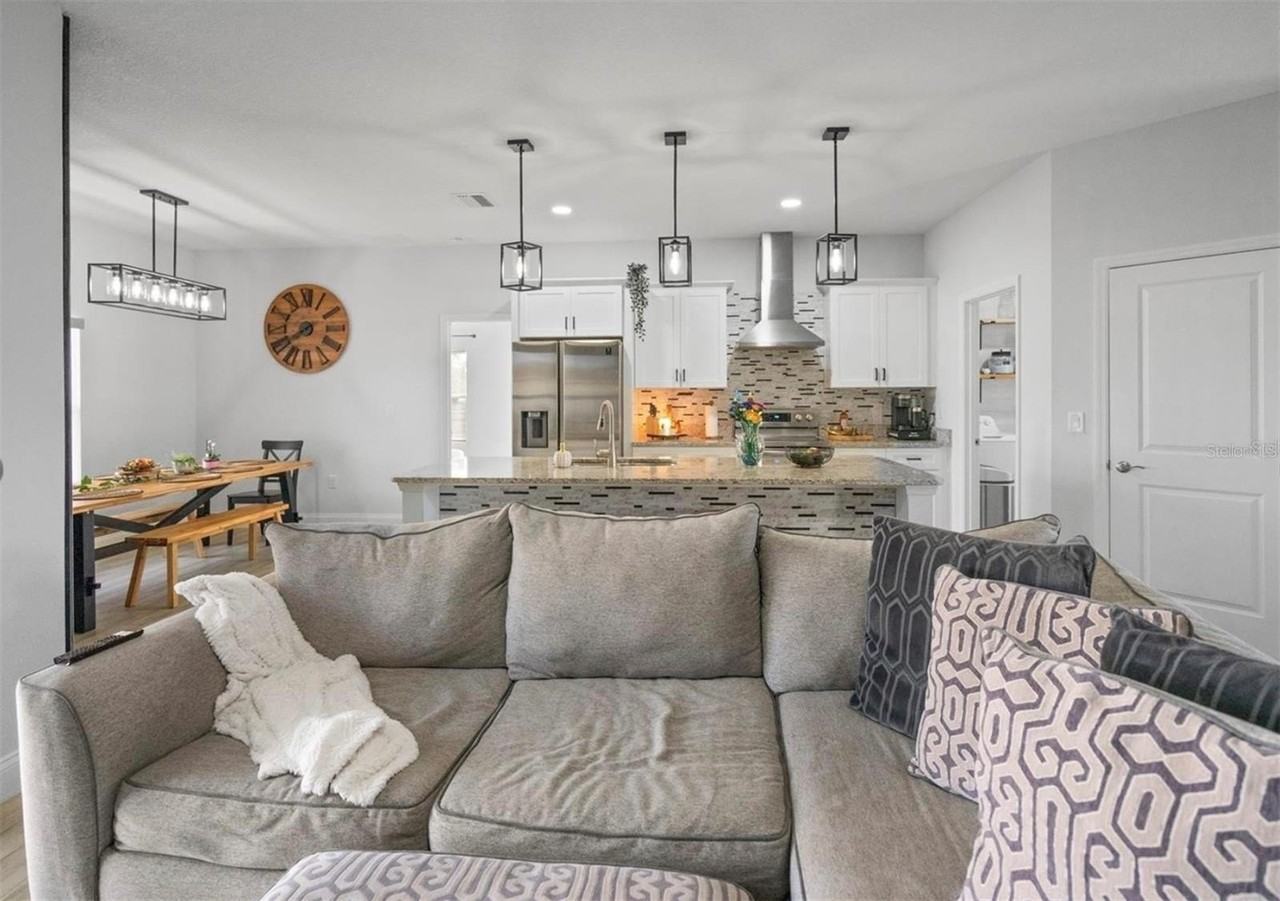 817 Desmoines Pl - Photo 4 of 18