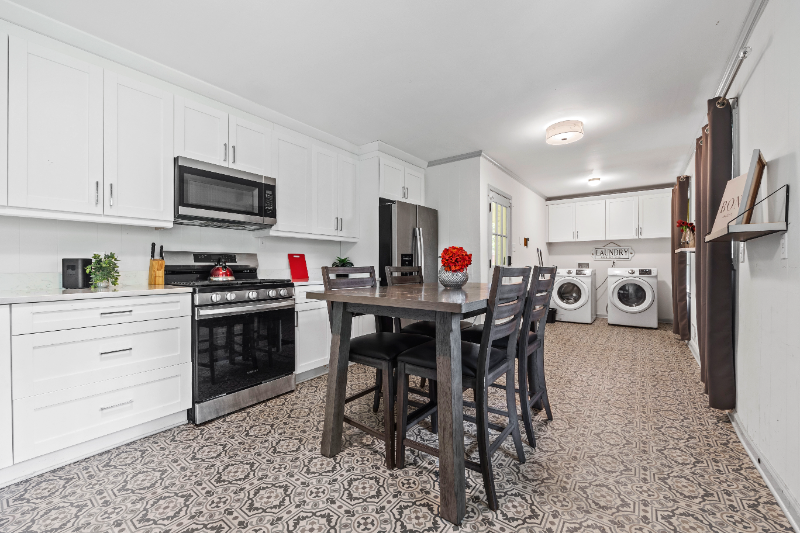 2523 Ben Hill Rd - Photo 7 of 20