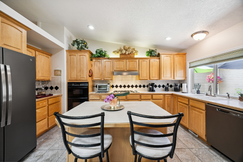 5932 W Ashville Ln - Photo 2 of 20