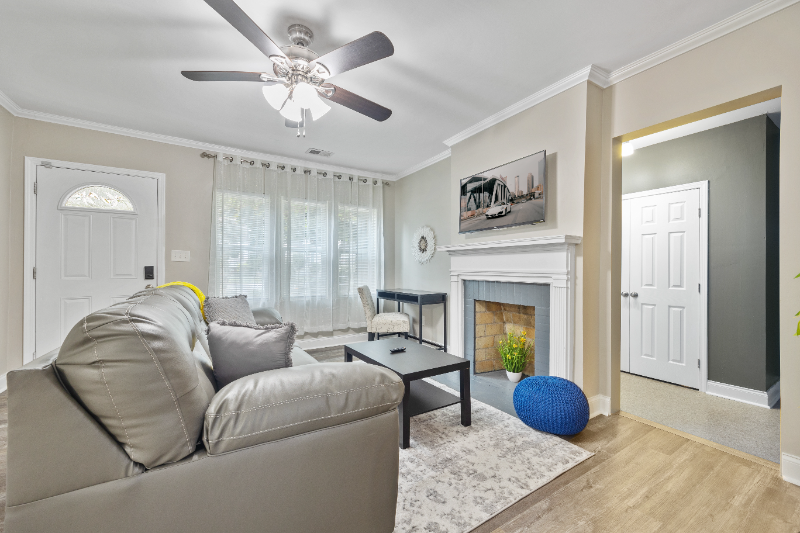 825 Erin Ave Sw - Photo 3 of 20