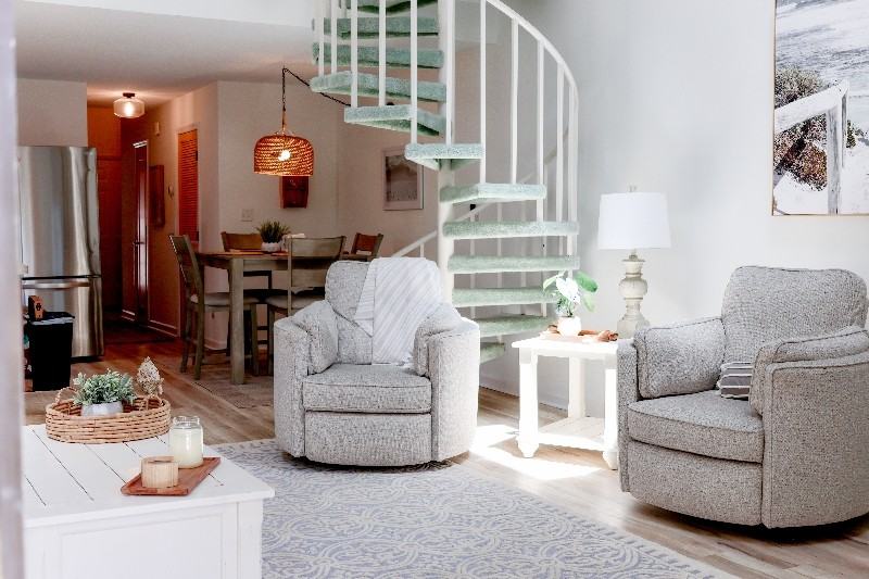 1095 Plantation Dr W - Photo 7 of 27