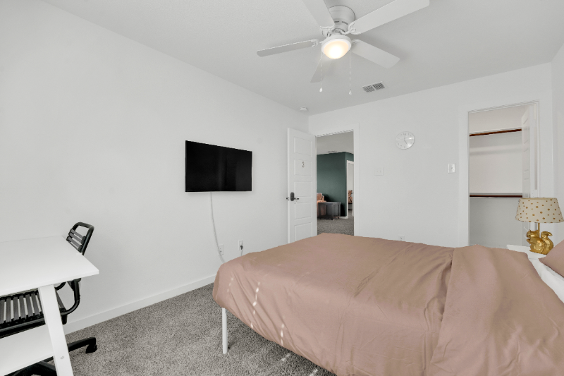2113 Paxton Way - Photo 2 of 13