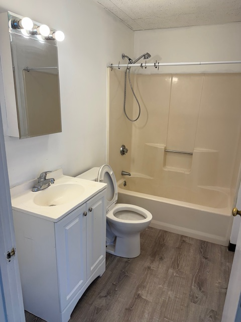 12 E Main St #4 - Photo 5 of 9