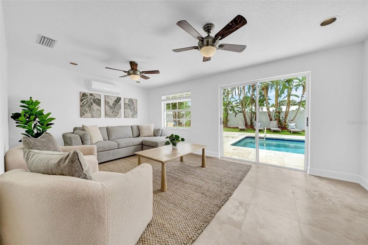 4924 Shetland Ave - Photo 5 of 48