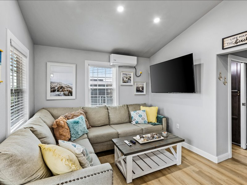 252 Flamingo St - Photo 6 of 19