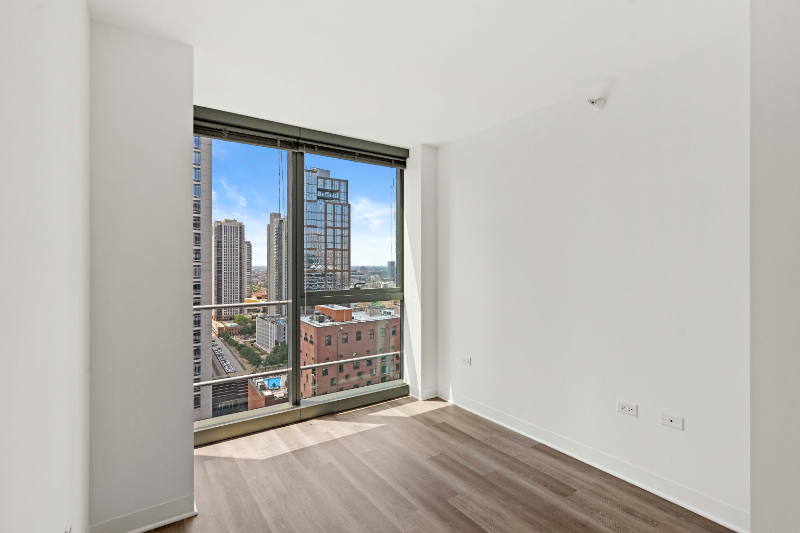 350 N Orleans St - Photo 6 of 11