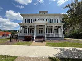 featured image of 1140 Buffalo St #6