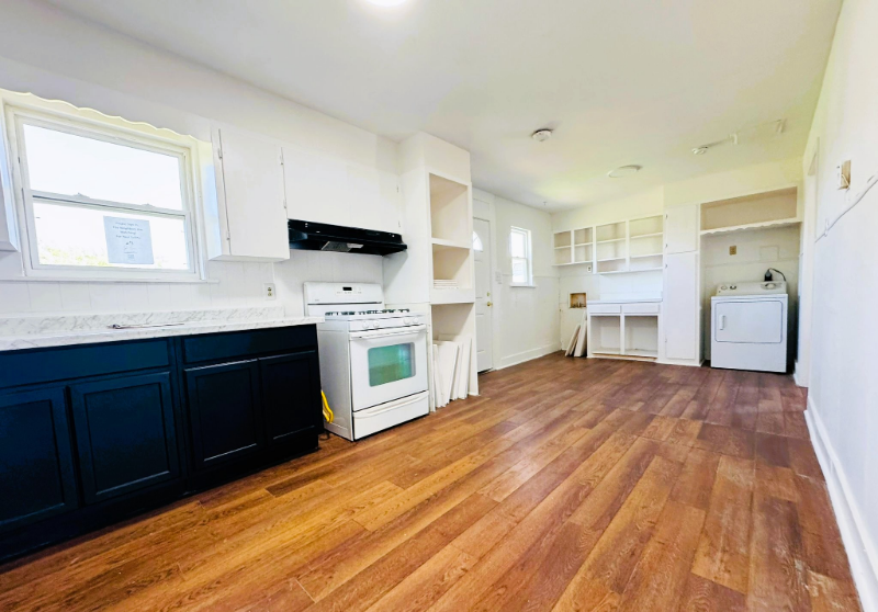 2417 Oaklawn Blvd - Photo 4 of 5