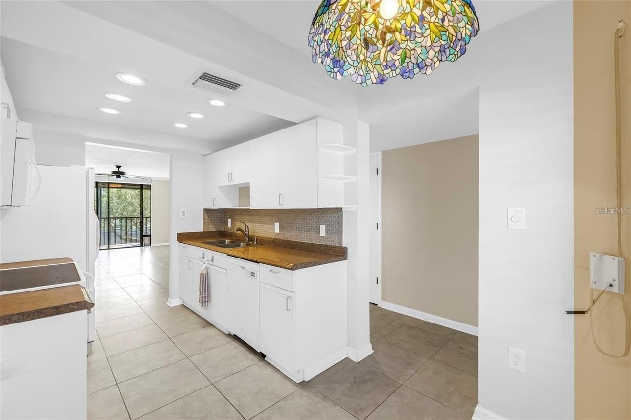 1320 Pasadena Ave S #203 - Photo 7 of 19