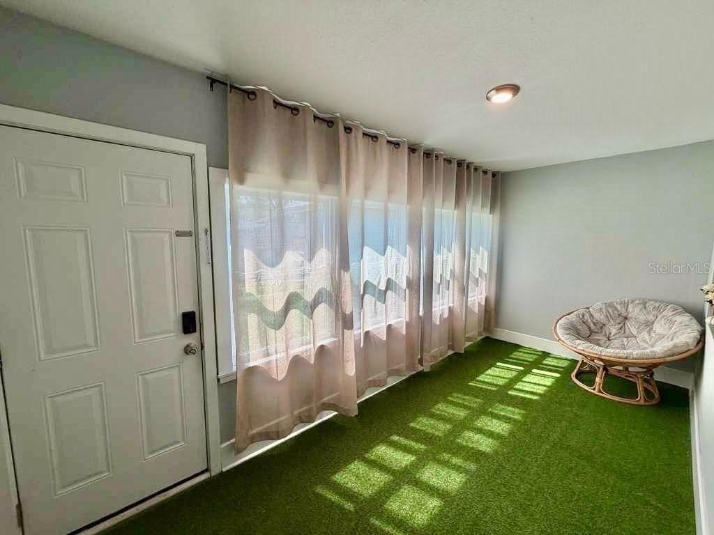 543 13th Ave S #1-2 - Photo 5 of 18