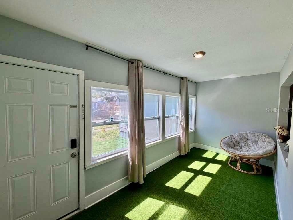 543 13th Ave S #1-2 - Photo 6 of 18