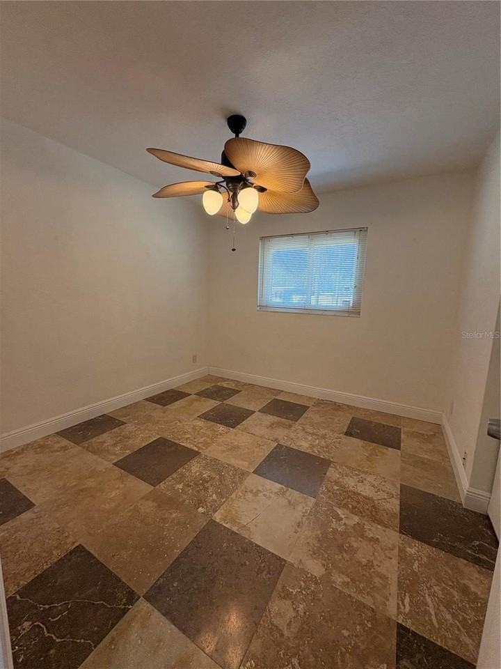 218 Lewis Blvd Se - Photo 3 of 8