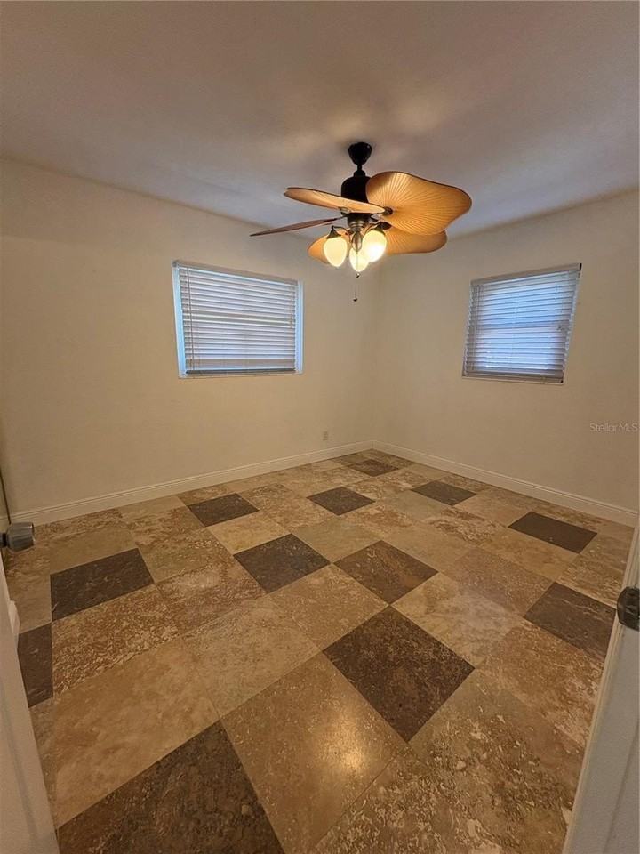 218 Lewis Blvd Se - Photo 5 of 8