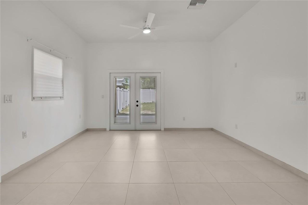 18405 30th St - Photo 7 of 31