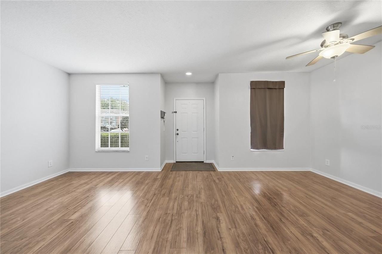 1139 Baronscourt Dr - Photo 3 of 25