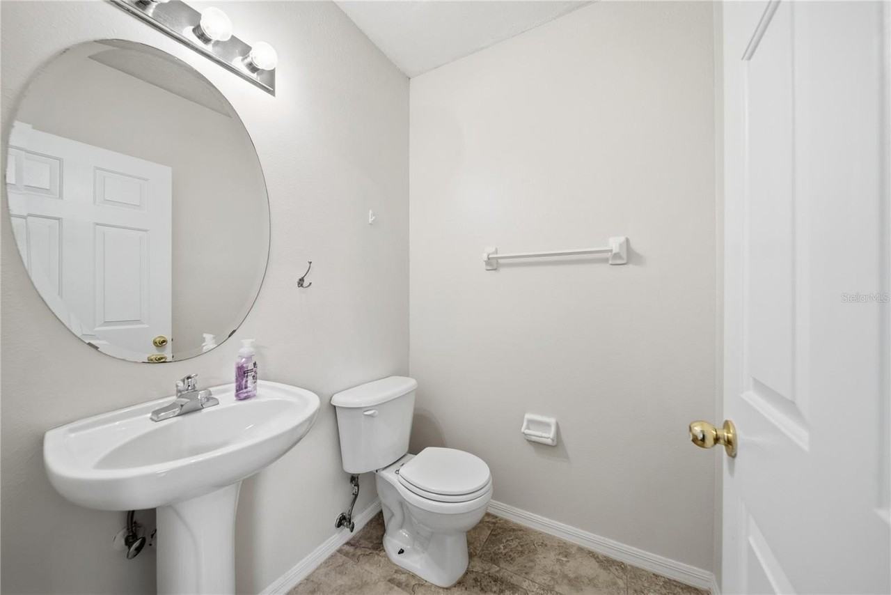 1139 Baronscourt Dr - Photo 6 of 25