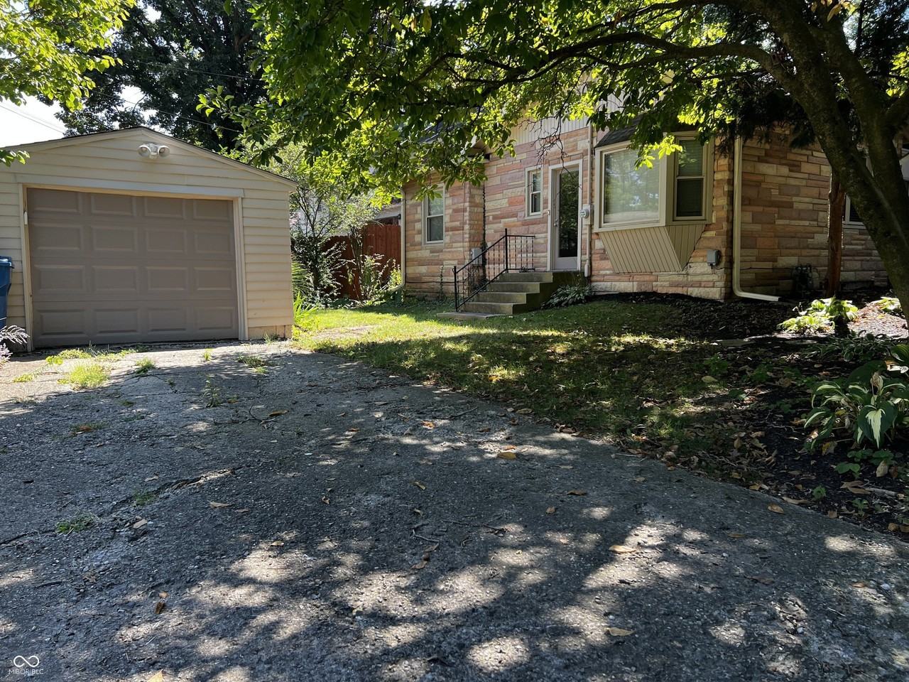 1402 Kessler Boulevard East Dr - Photo 6 of 23